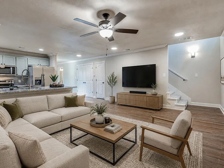 2208 N Hickory St — Photo 1