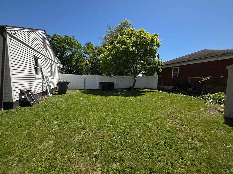 1216 N Ohio Ave — Photo 32