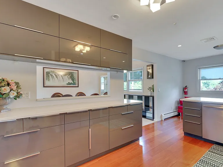 38 Ash St — Photo 12