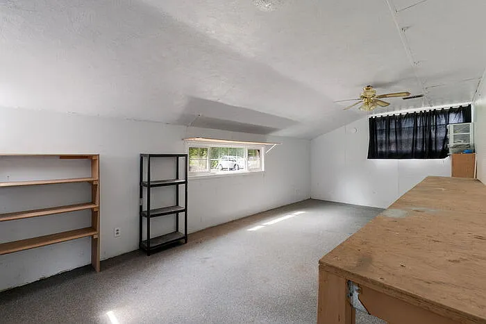 922 1st Ave SW — Photo 24