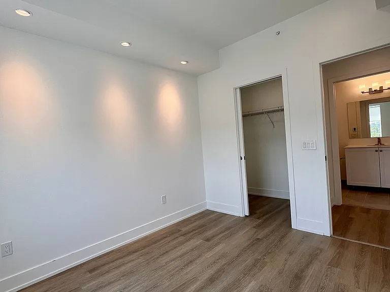 19 B West St N #406 — Photo 12