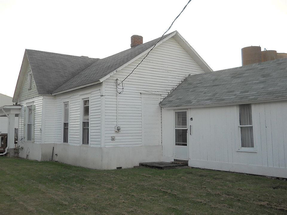 2nd image of 209 S Market St