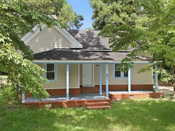 211 E Williamson Street, Mount Olive, NC 28365