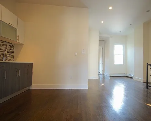 Rented by Arvik Group Real Estate | media 10