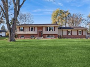15342 W Clover Ln, Libertyville, IL 60048