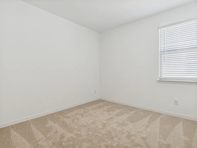 1120 Flameleaf Dr — Photo 9