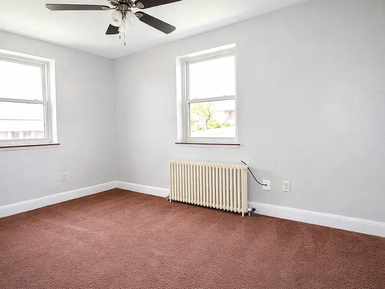 220 Hutchinson Ave — Photo 6