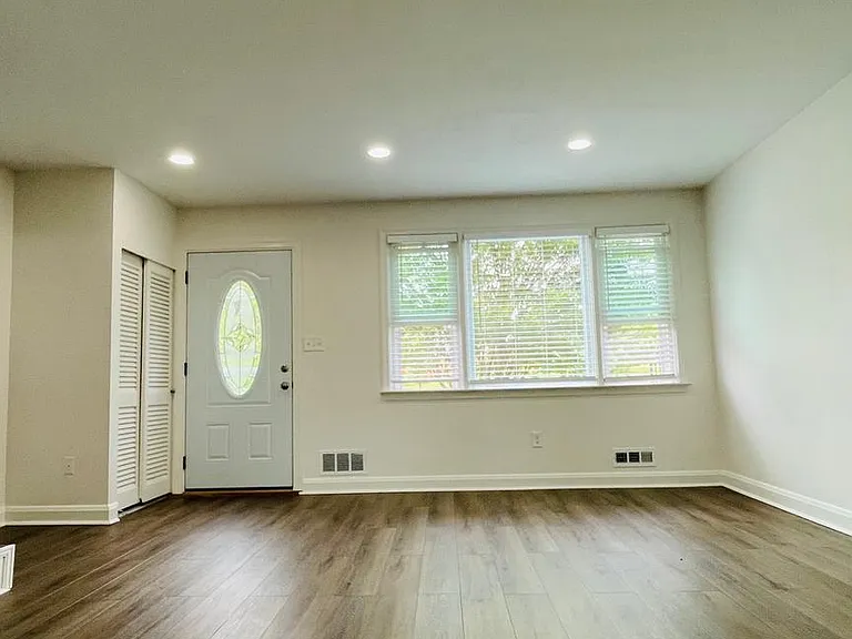 5015 Wilkens Ave — Photo 19