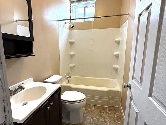 3rd image of 424 W 17th St #1