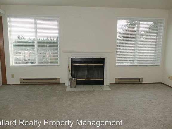 3rd image of 12314 32nd Ave NE #303