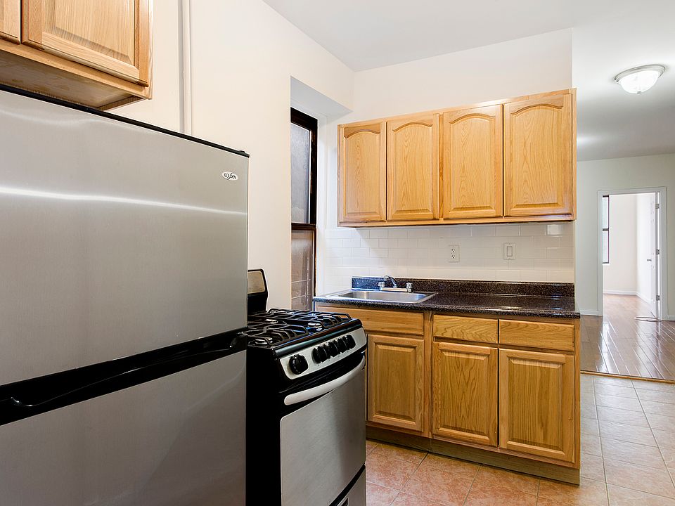 2nd image of 71 Clinton St APT 8