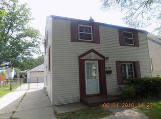 2153 Hampton Rd, Grosse Pointe Woods, MI 48236