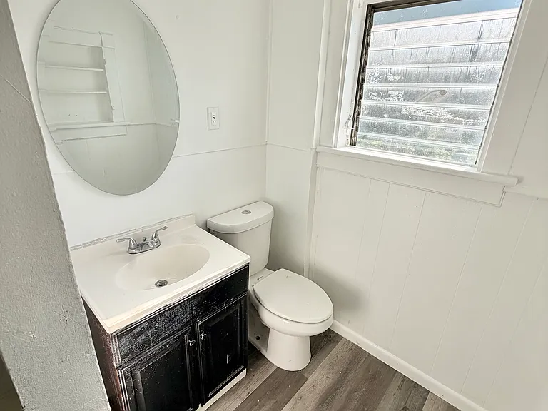 710 High St N — Photo 13