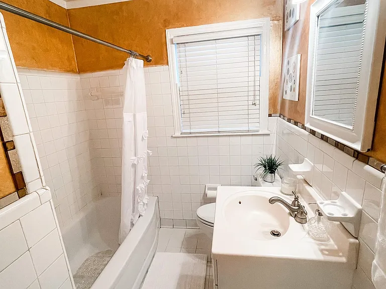 1270 Perkins Ter — Photo 2
