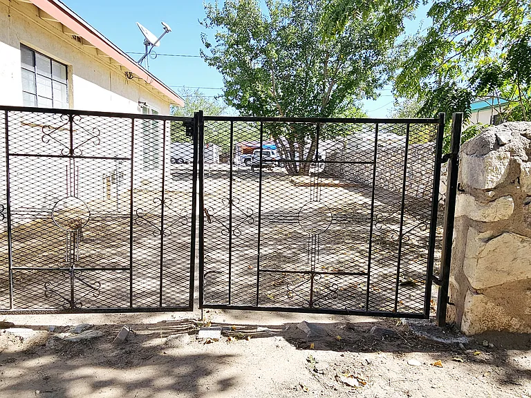 1120 N Miranda St — Photo 4