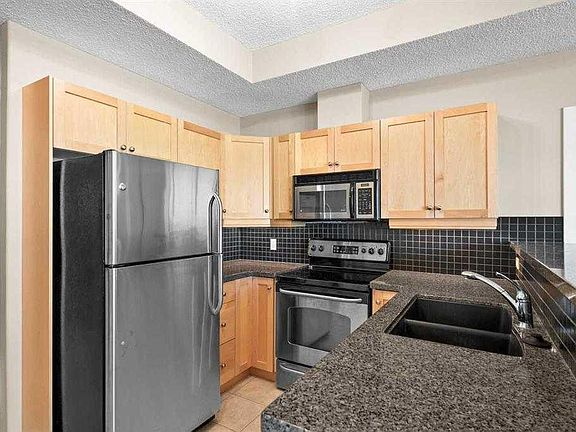 5th image of 1053 E 10th St SW #411