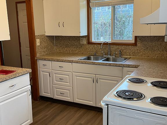 5th image of 260 SE Elliott Ave #260