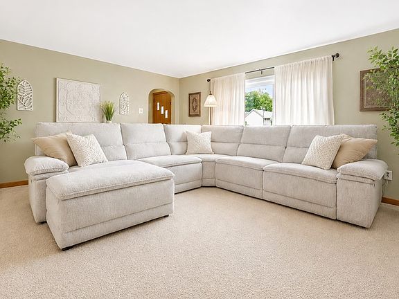 4th image of 812 Winfield Rd #31