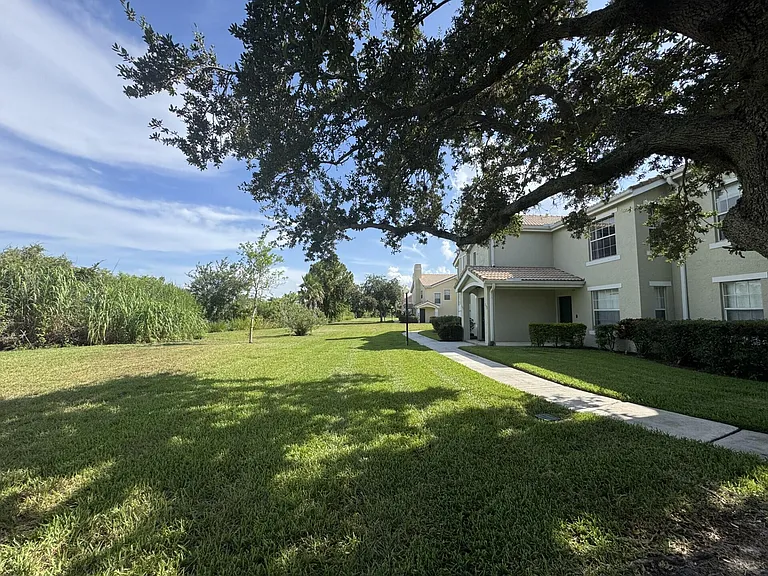 122 SW Peacock Blvd #12-202 — Photo 3