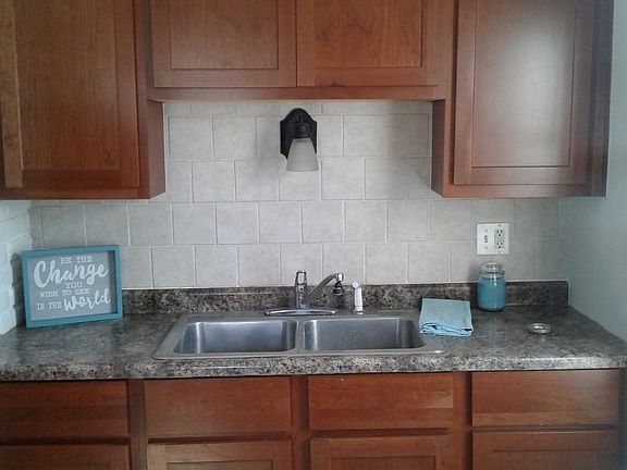 kitchen less than 1 yr