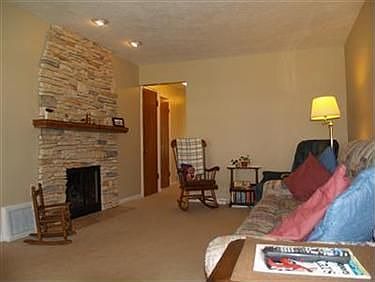 5th image of 2342 Wyandotte Ave