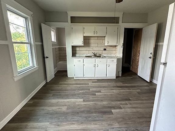 4th image of 4074 E 141st St