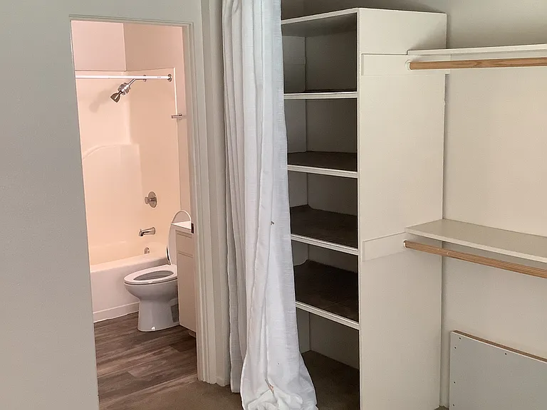 2360 Yale Ave E #5 — Photo 7