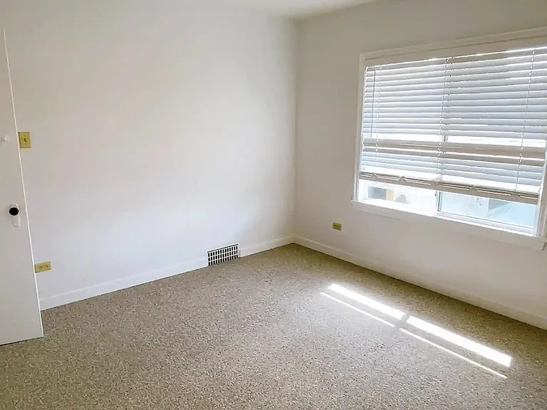 2308 Jefferson Ave — Photo 9