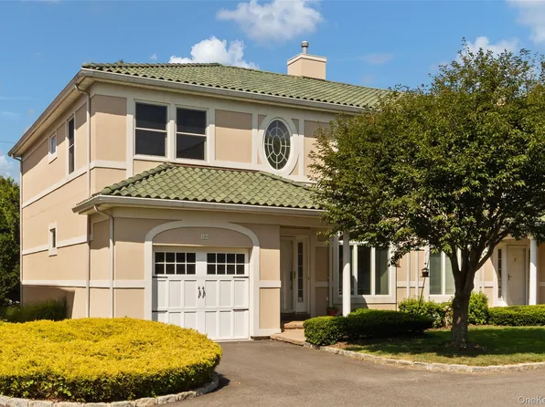 16 Villa Prom, Bay Shore, NY 11706
