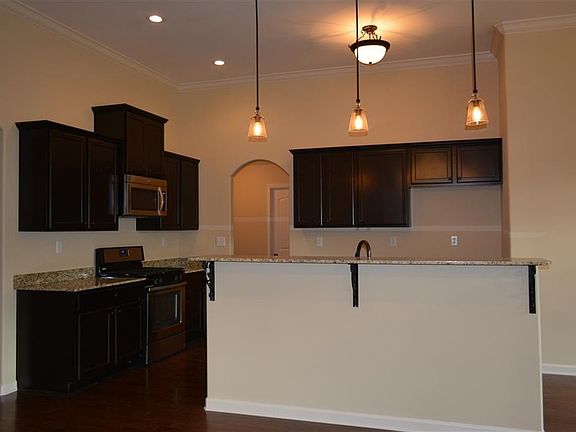 3rd image of 200 Dogwood Spring Dr