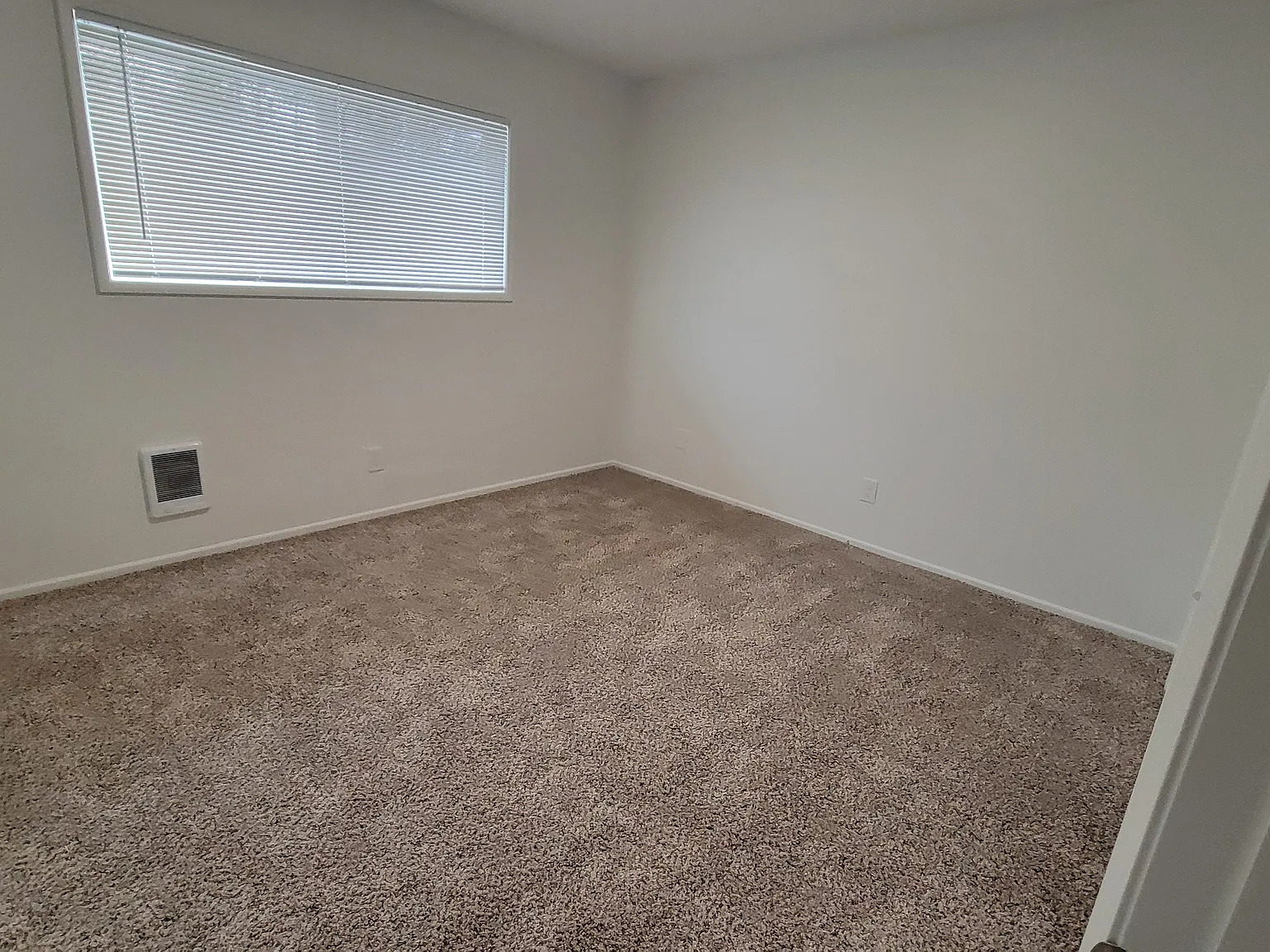 2 bed, 832 sqft, $1,450 — Photo 3