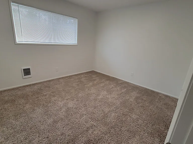 21724 SE Alder Dr #4 — Photo 3