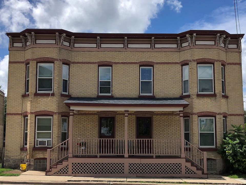 200 S Throop St Woodstock IL Zillow