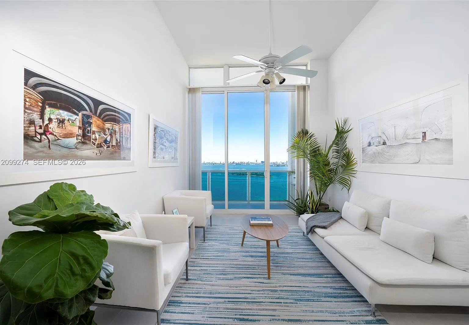 New Wave Condo — Photo 1