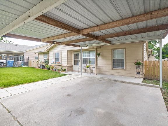 Another view of the front.