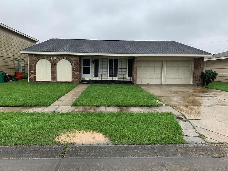 1st image of 580 Oakwood Dr