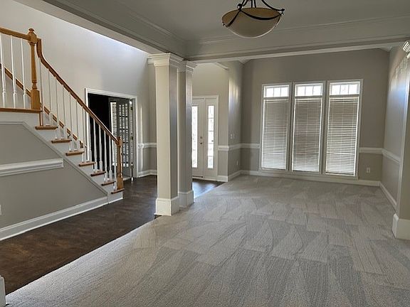 3rd image of 546 Buffinton Ct NW
