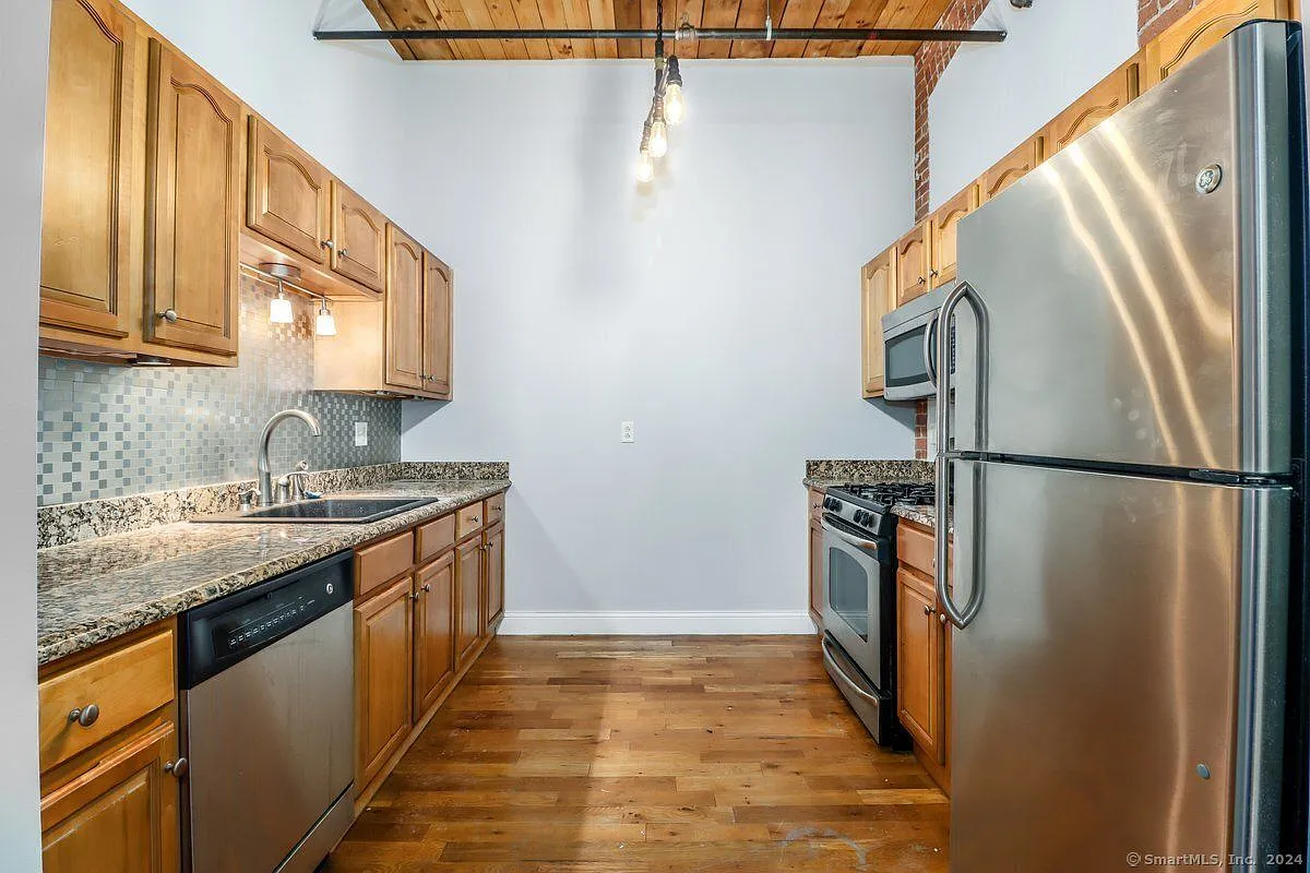 145 Canal St — Photo 4