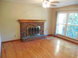 3rd image of 6901 Greenbrook Dr