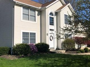 733 Dogwood Ln, Vermilion, OH 44089