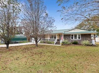 402 Chippendale Ln, Bonneau, SC 29431