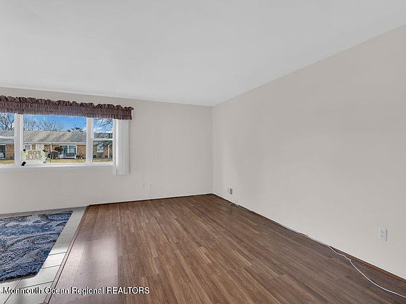 4th image of 31 Pompton Plains Drive #105