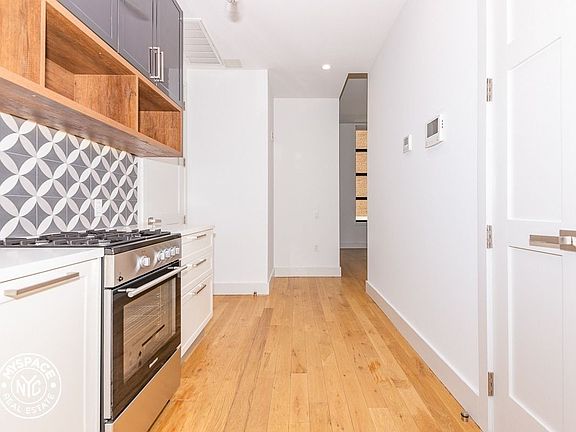4th image of 41-21 28th St #8DD