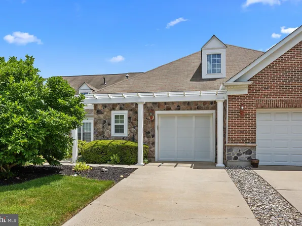 44 Sparrow Dr, Hamilton, NJ 08690