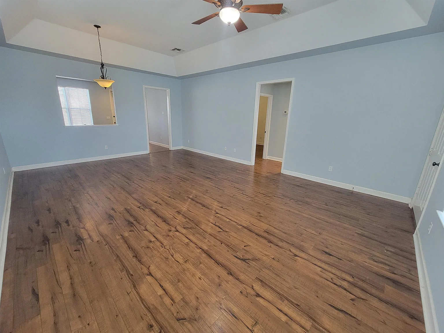 3 bed, 2.0 bath, 1394 sqft, $2,200 — Photo 4