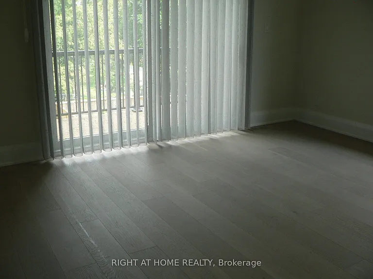 13 Bell Park St — Photo 18