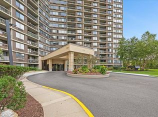 1 Bay Club Dr APT 12V, Bayside, NY 11360