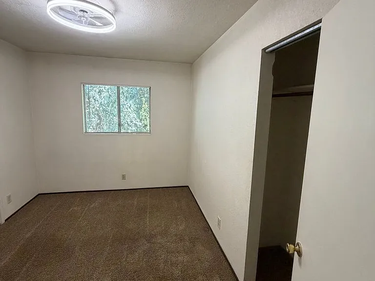 1448 Warner St — Photo 31