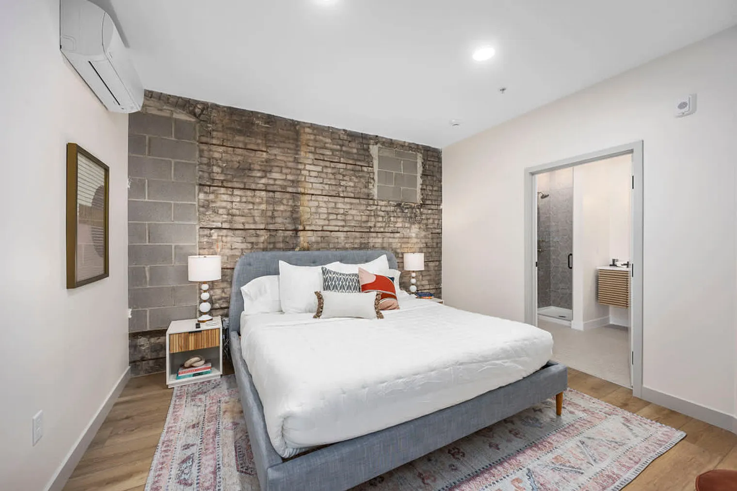 1 bed, 1.0 bath, $2,590 — Photo 4