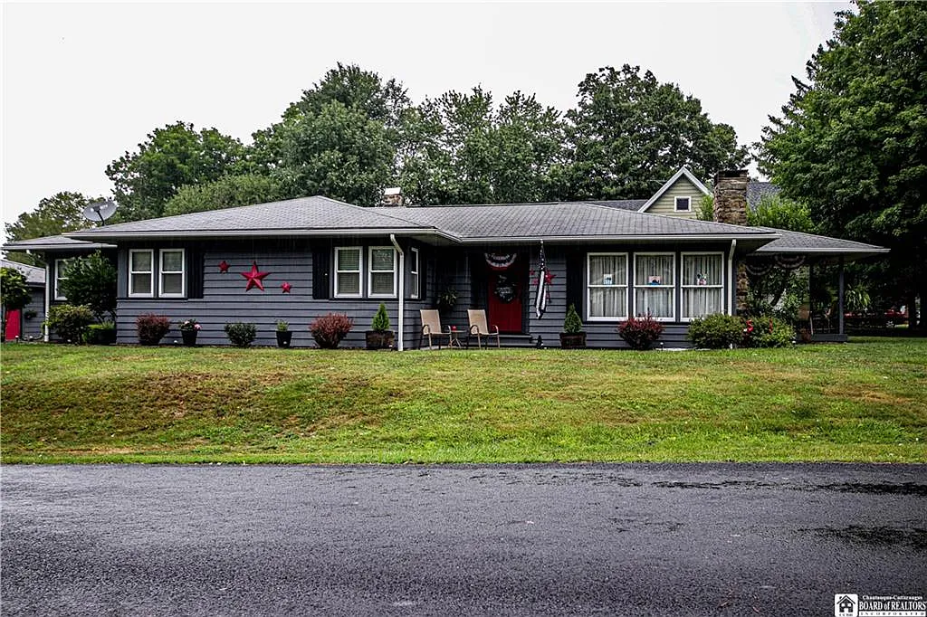 2 Meadow Ln photo 1
